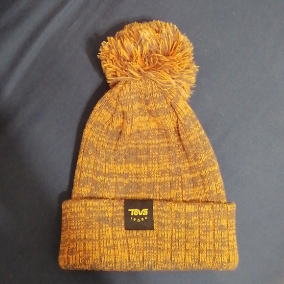 Teva Accessories - LAST CHANCE Teva winter pompom hat